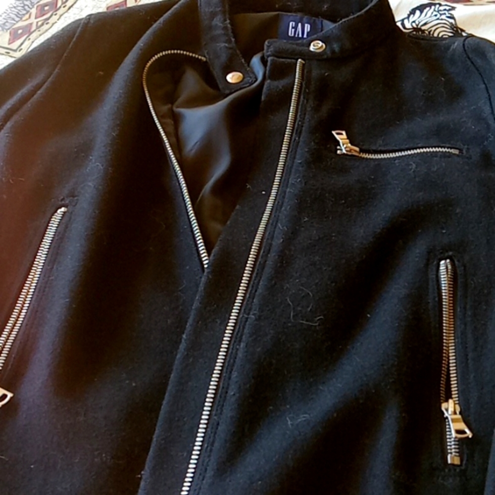 BLACK  GAP  JACKET